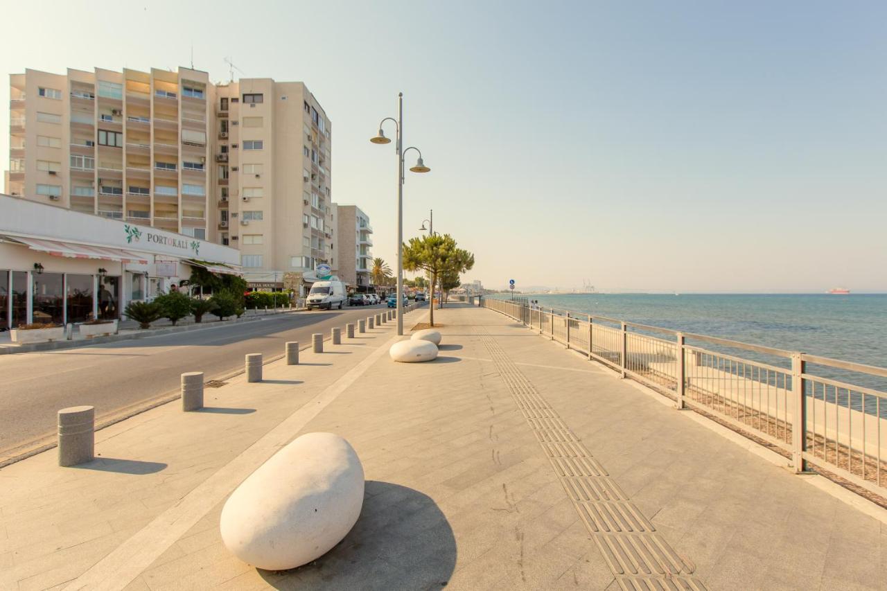 Furnished Seafront Studio Larnaca Exterior foto