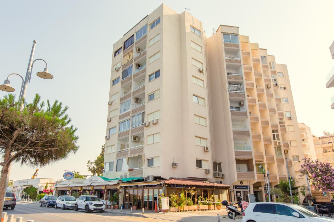 Furnished Seafront Studio Larnaca Exterior foto